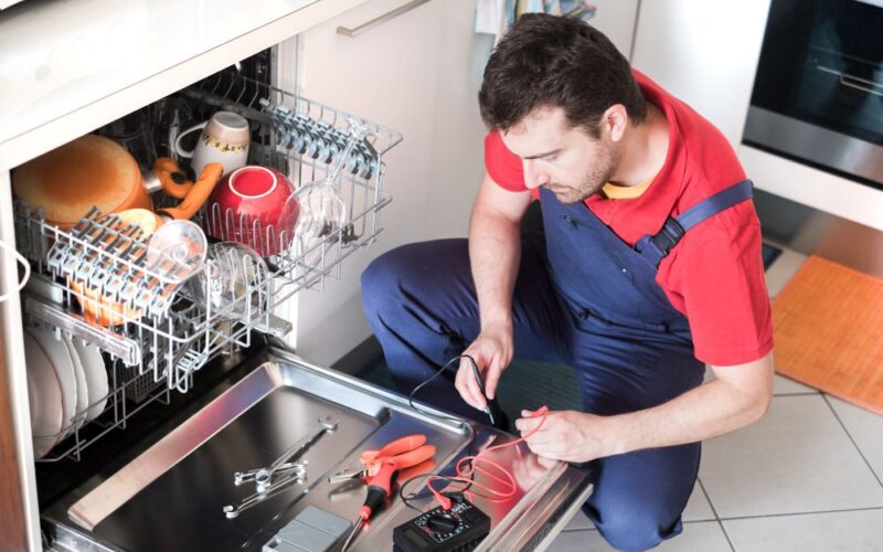 اتصل بإصلاح الأجهزة المنزلية مع خبراء إصلاح غسالة الأطباق في أريستون