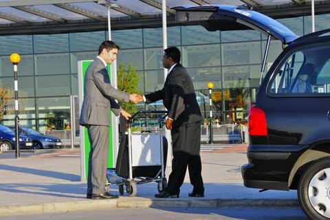Why to book your Lewisham Cabs airport transfers for your trip
