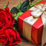 5 ROMANTIC WAYS OF SURPRISING YOUR LOVER ON ROSE DAY USING ROSES