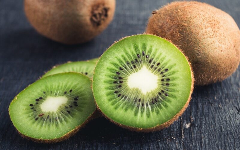 Kiwi Health Nutrition for Skin, Eye Disease and Antioxidant